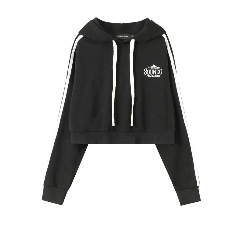 بلوزێکی شل و شل و بڕاوە