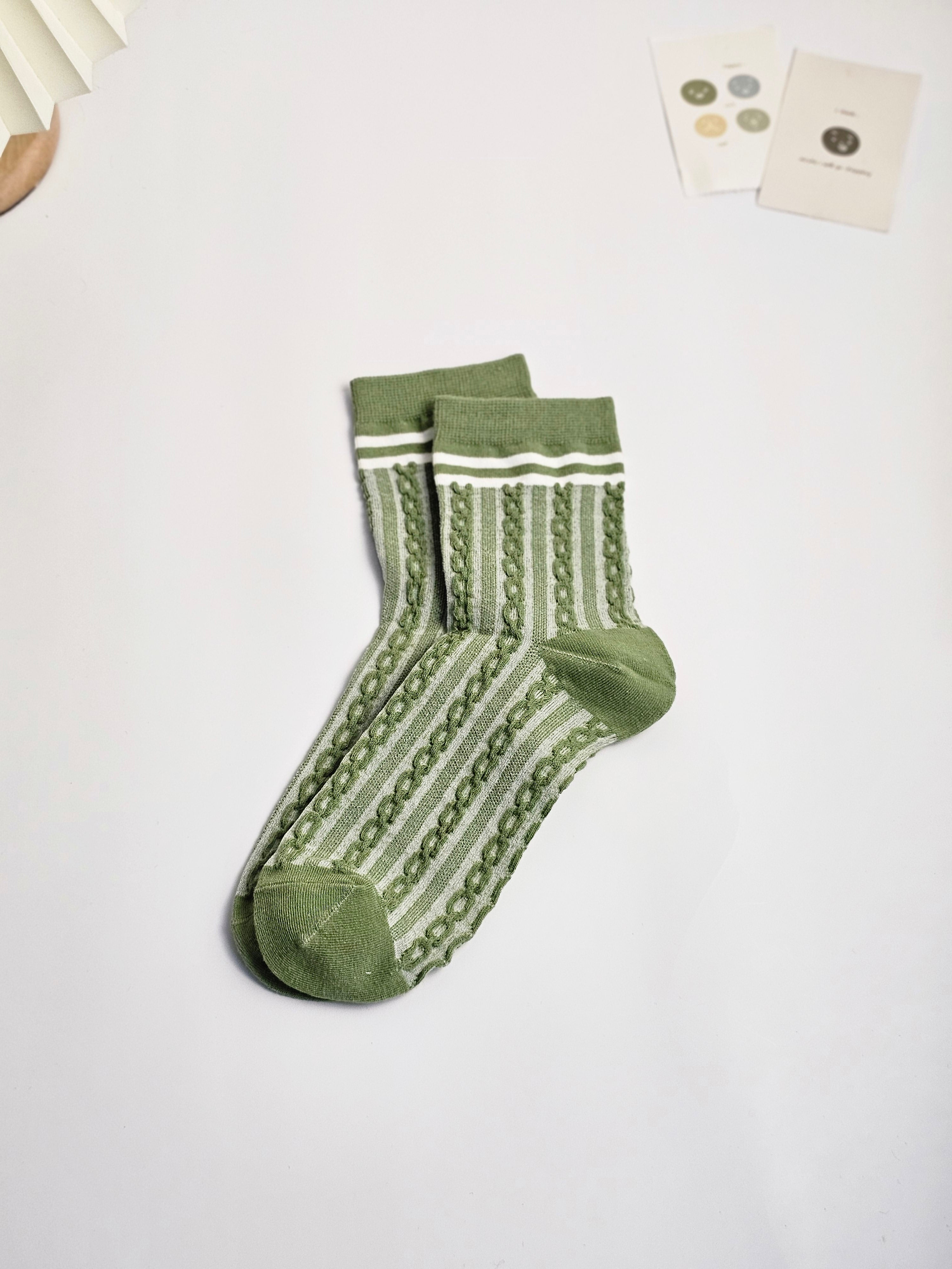 جواريب قطن باللون الأخضر