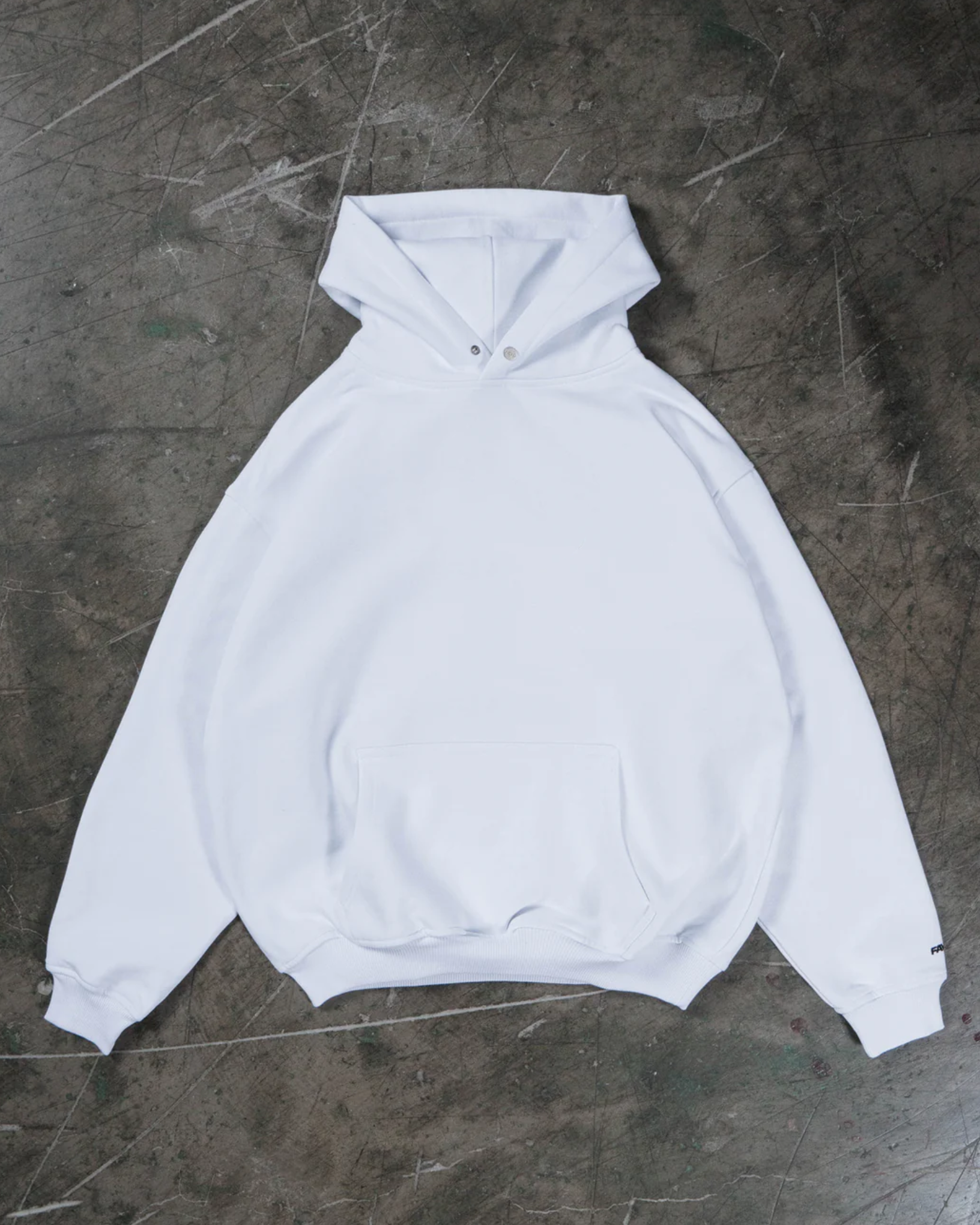 هودی سپی بە چاپی پەپوولە