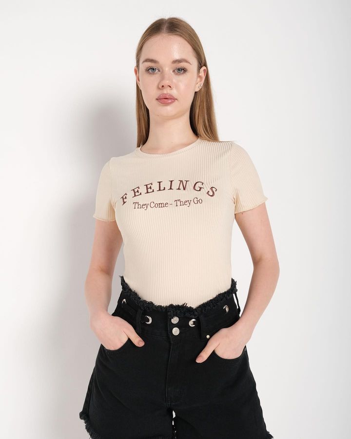 Beige Feeling Crop