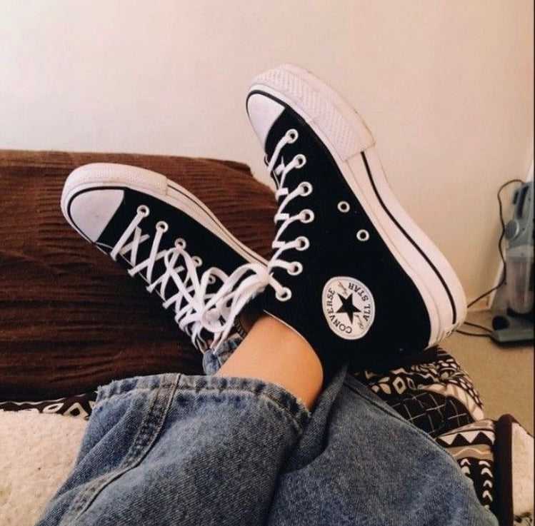 حذاء كونفرس عالي أسود وابيض