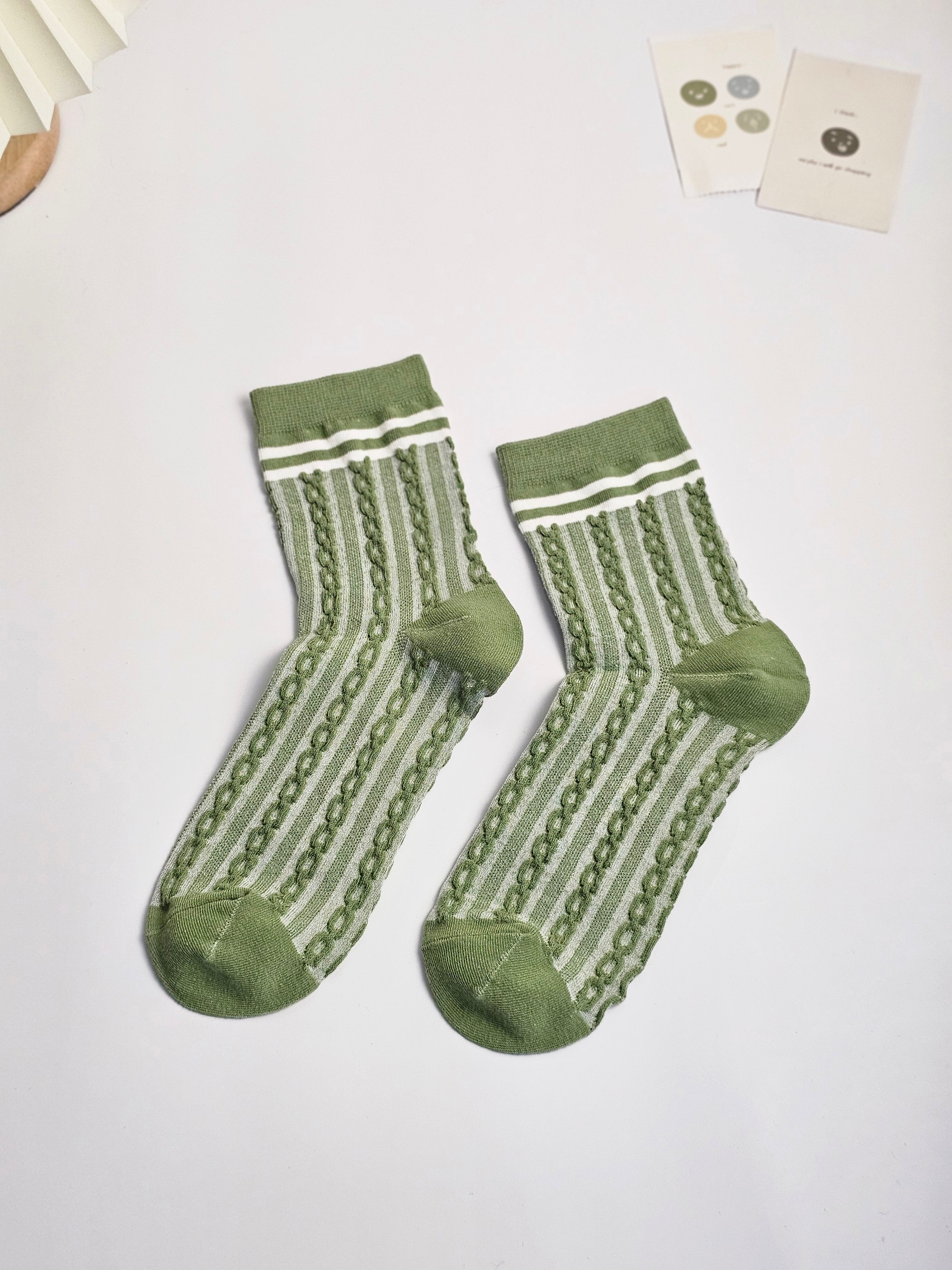 جواريب قطن باللون الأخضر