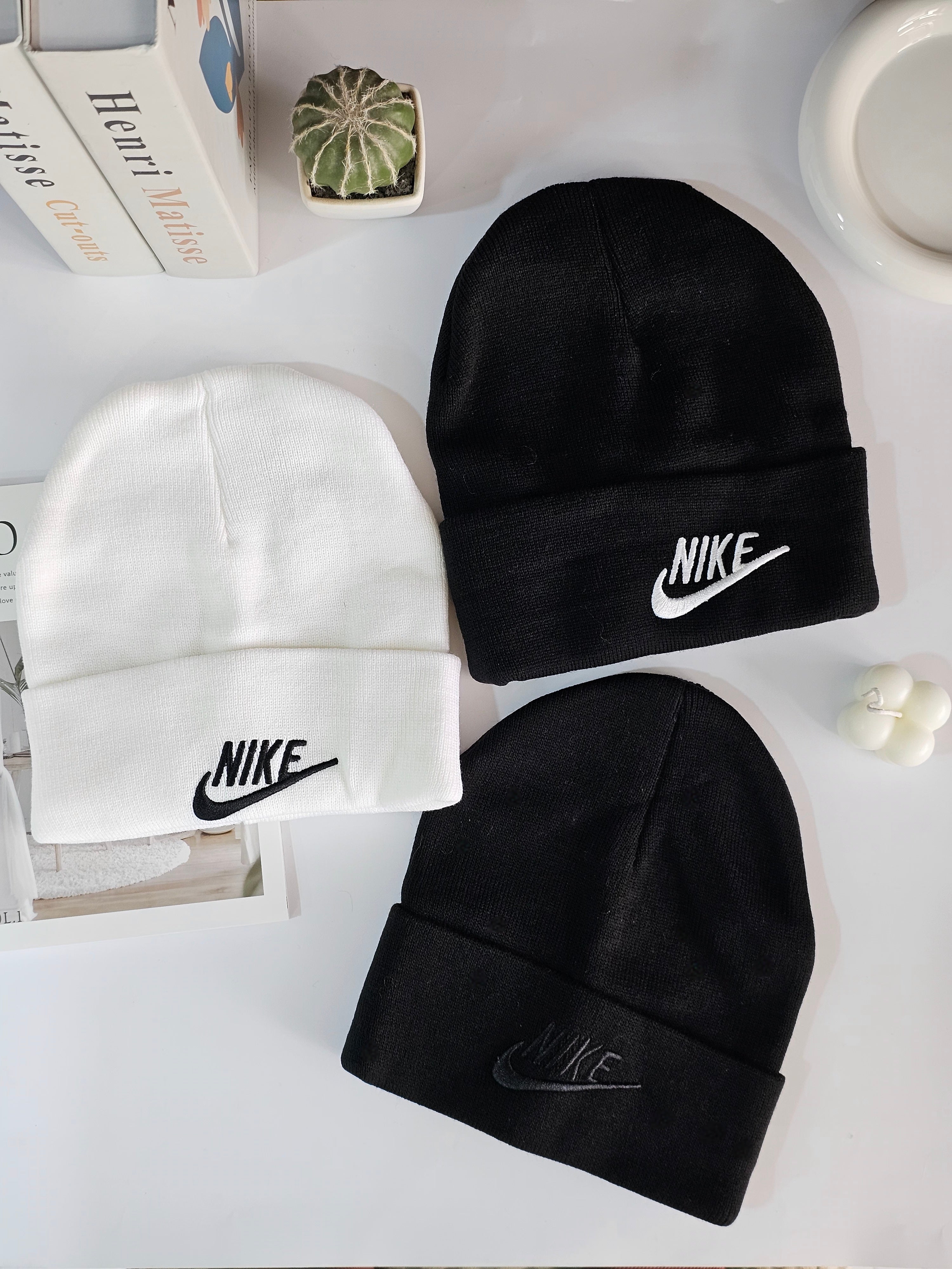 نایک کلۆ بە ٣ ڕەنگ