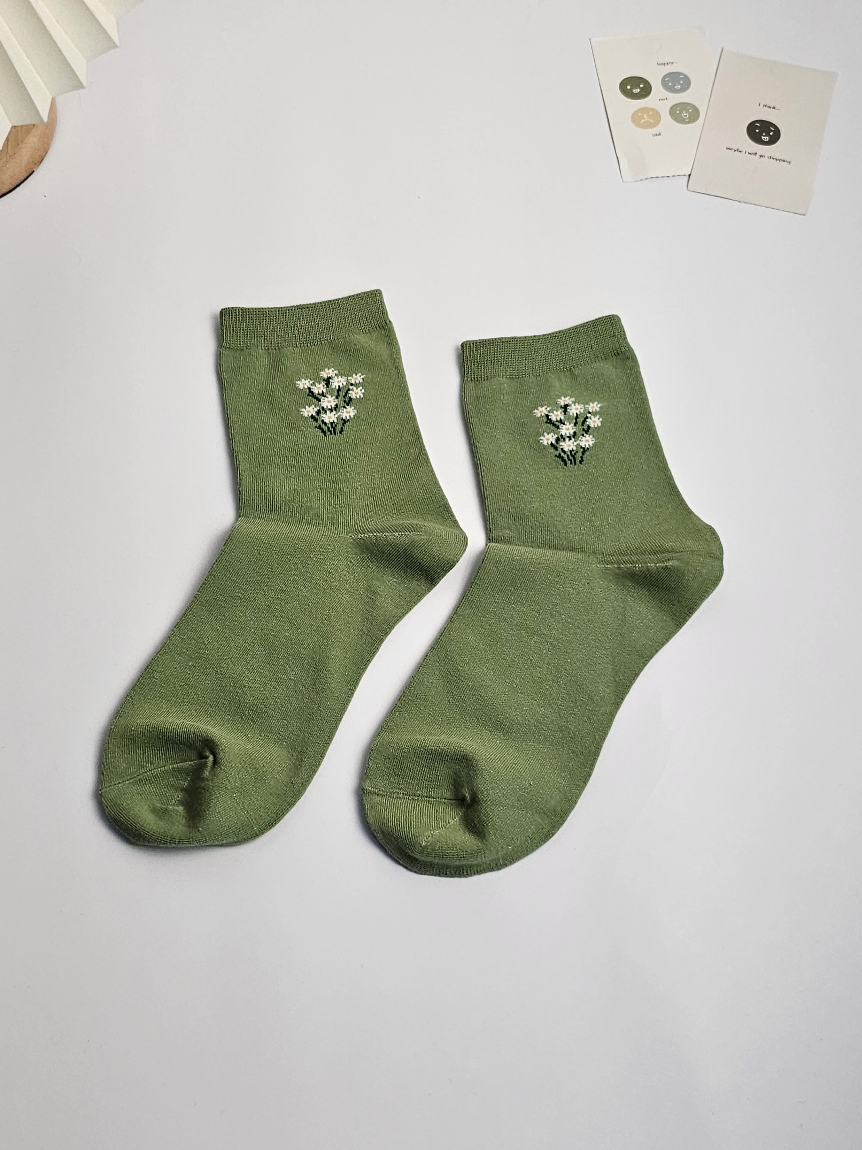 جواريب قطن باللون الأخضر