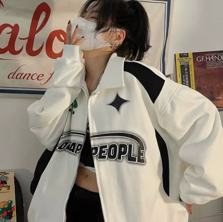 جاكيت لوكا أبيض بستايل كوري (قالب كبير)