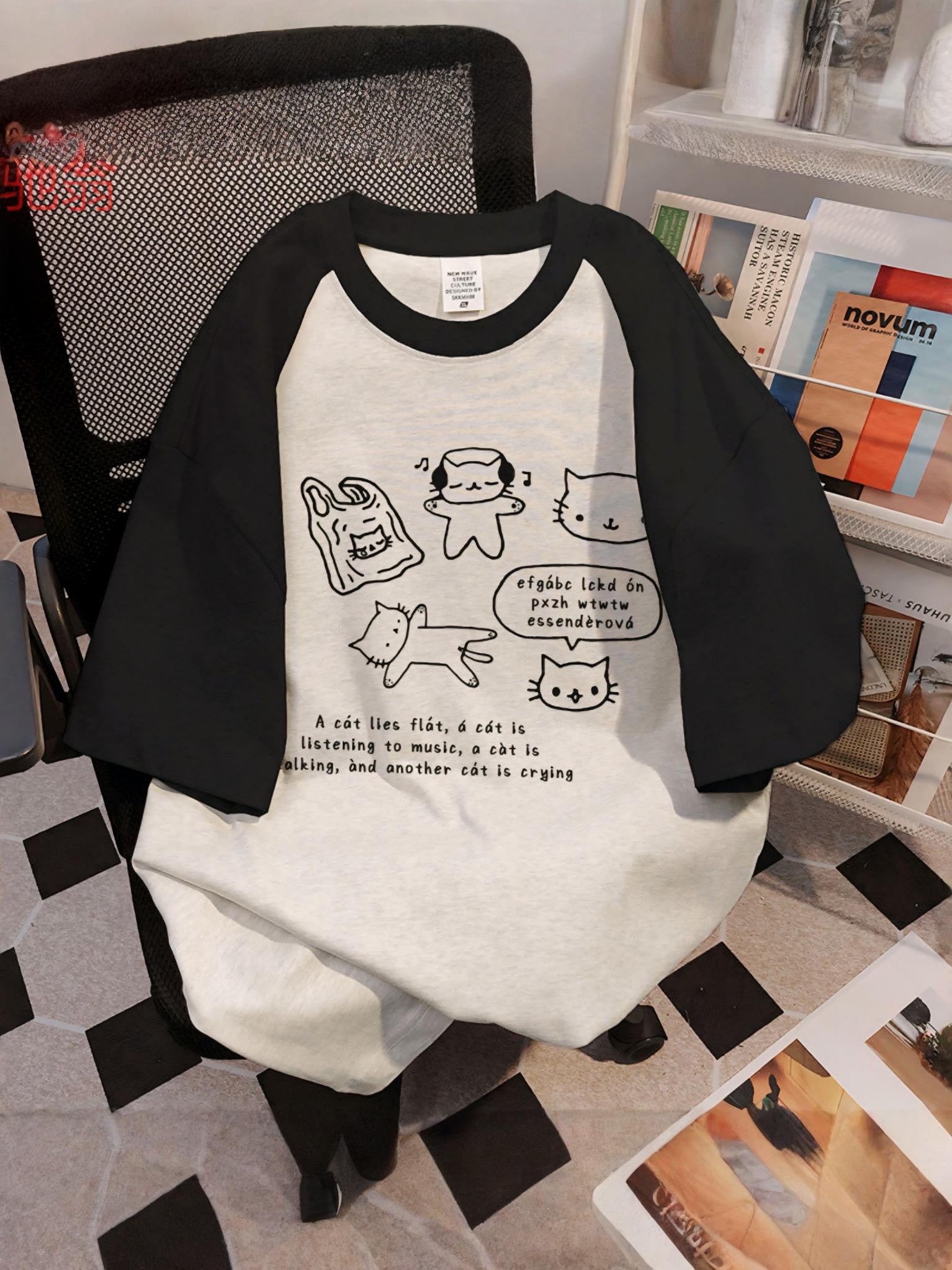 تيشيرت القطة ابيض بأكمام أسود