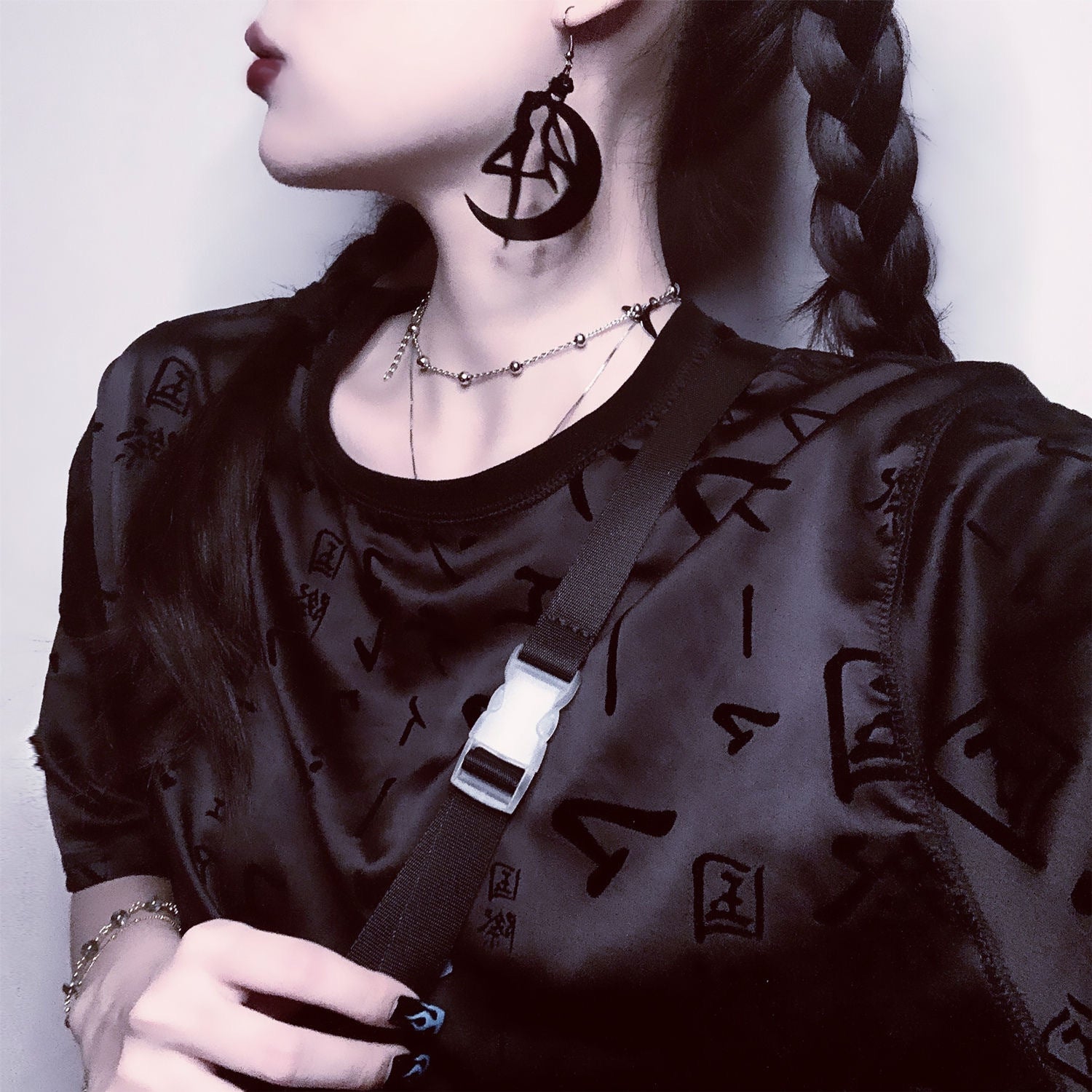 Dark Harajuku style moon Sailor Moon earrings - مـوها ستـور