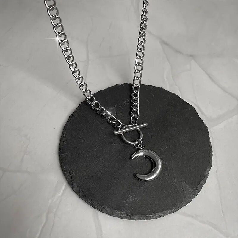‏Punk style simple moon OT buckle necklace - مـوها ستـور