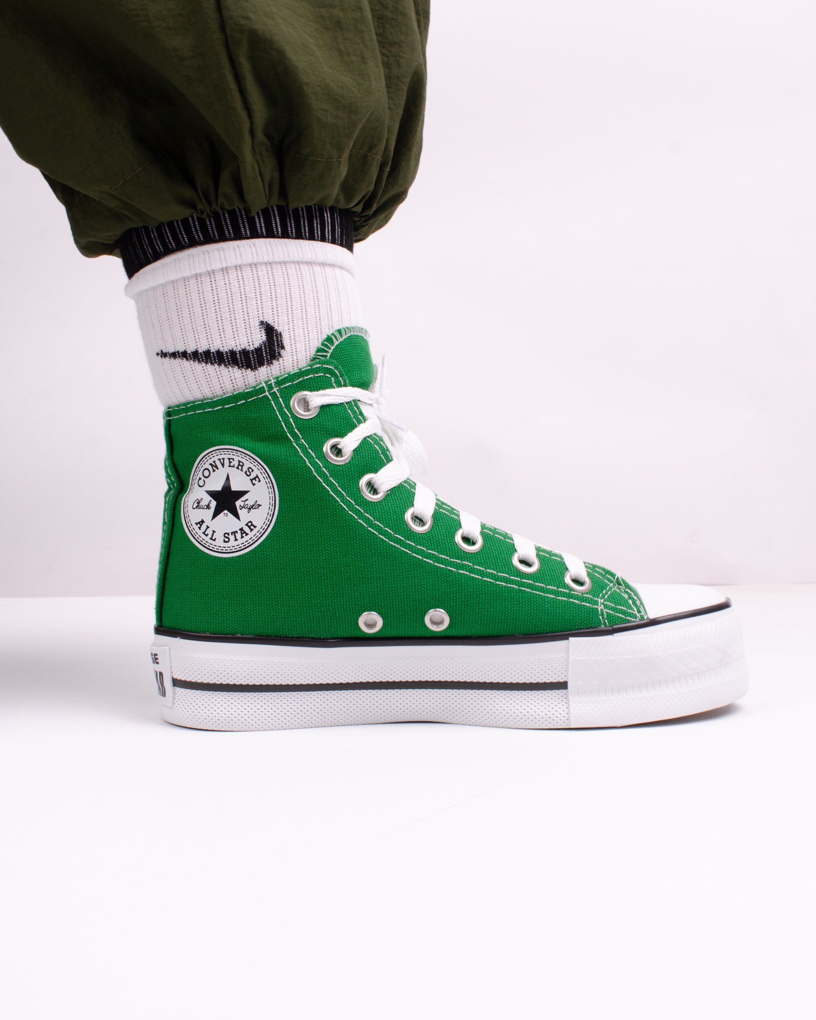 حذاء كونفرس عالي اخضر