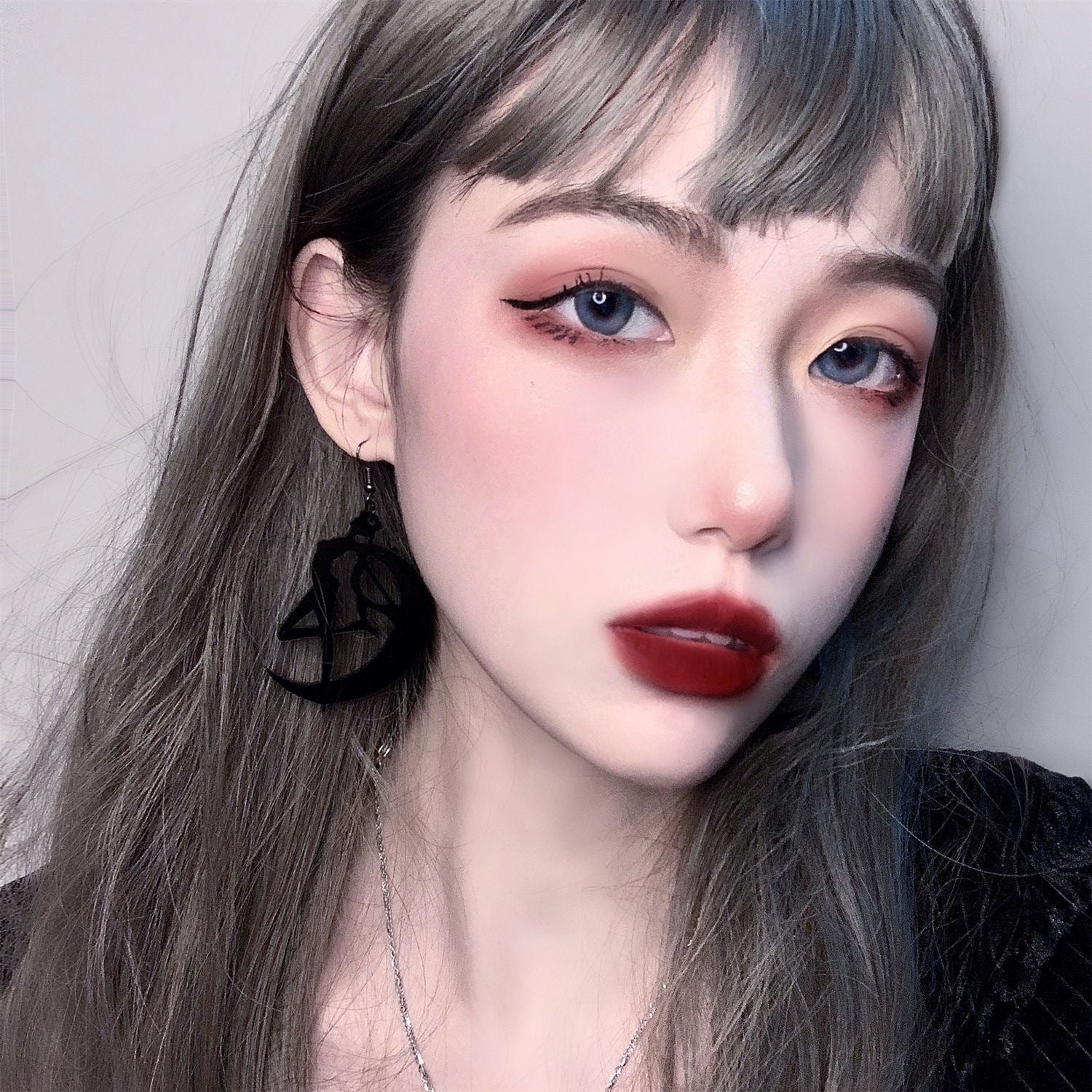 Dark Harajuku style moon Sailor Moon earrings - مـوها ستـور